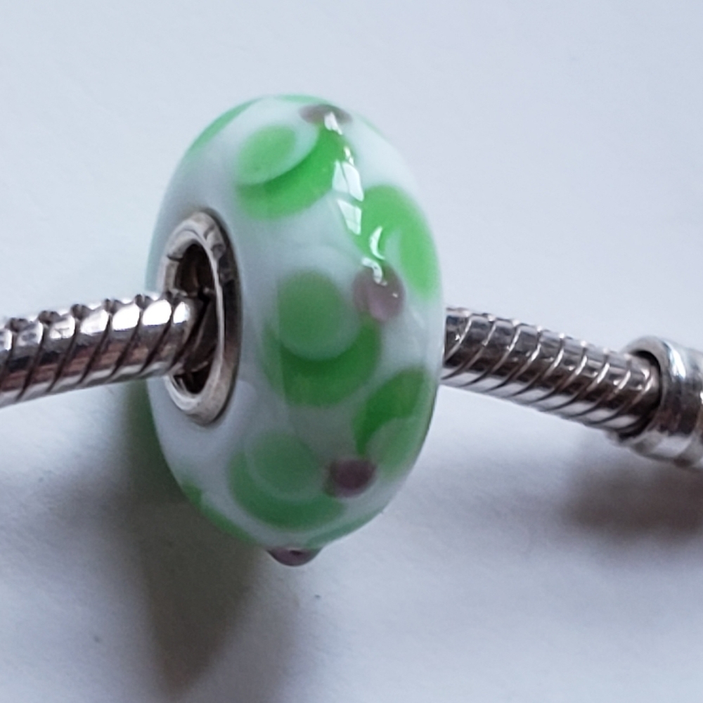 Trollbeads universal unique glass bead green flowe